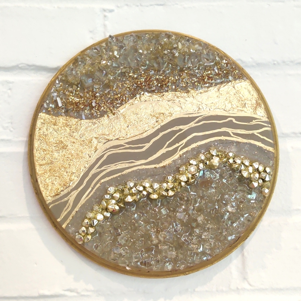 Resin Geode on Round Wood Plaque